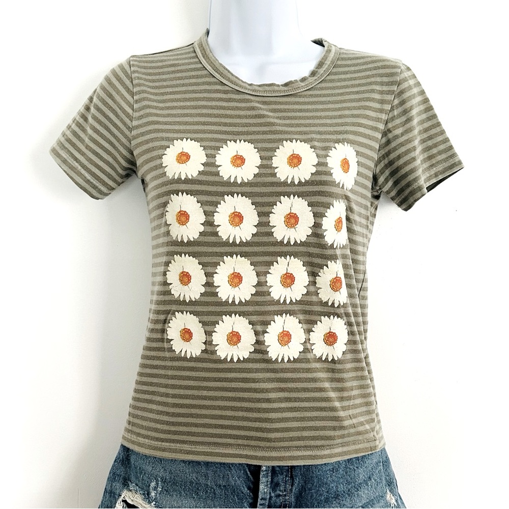 Urban Outfitter’s -Truly Madly Deeply Daisy Flower Short Sleeve Top -Size S - Picture 6 of 10